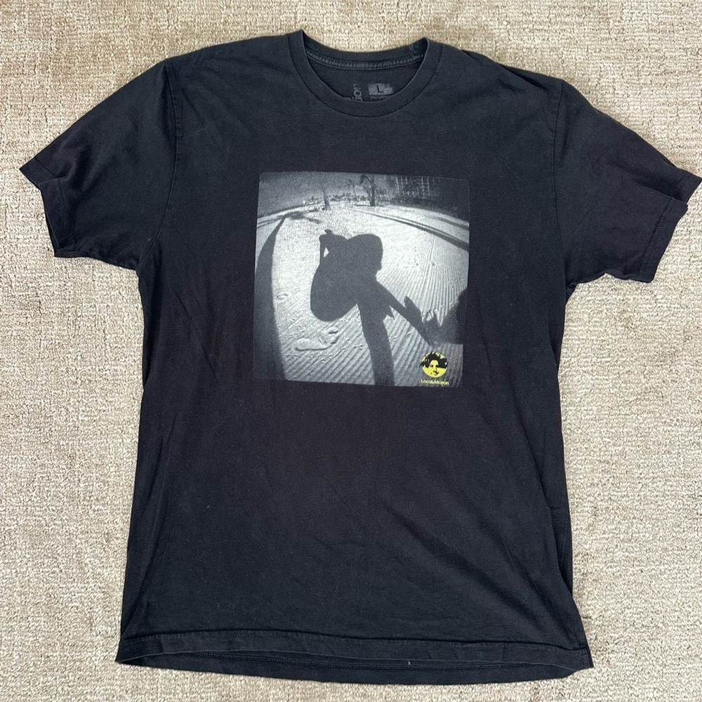 Local motion, Hawaii Men's Black Graphic Tee